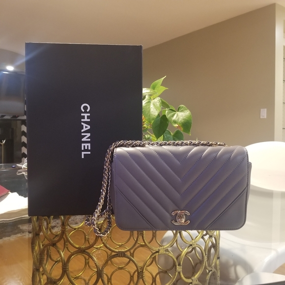 Chanel Chevron Crossbody Small - Picture 3 of 10